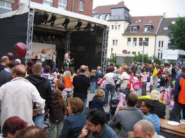 gal/2007/2007 Ruettenscheider Kinderfest/2007 Saitentwist Ruettenscheider Kinderfest 1.9. 251.jpg